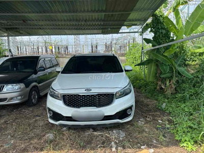 Kia Sedona 2016 Trắng 7 chỗ