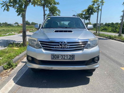 Toyota Fortuner 2014 Bạc