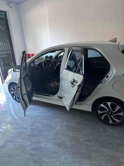 KIA Morning 2018 ZI cao cấp Trắng