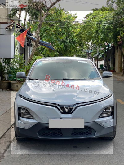 Xe VinFast VF6 Eco 2025