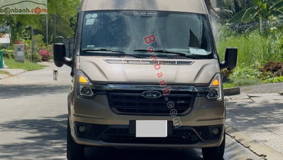 Xe Ford Transit Tiêu chuẩn 2023