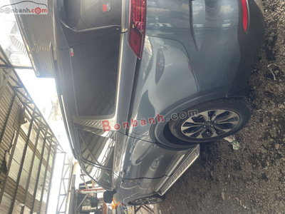 Xe Kia Carnival Signature 2.2D 2024