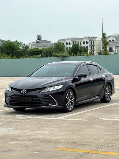Toyota Camry 2.5Q 2019 Đen 8 vạn km