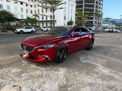 Mazda 6 2.0 bản premium 2021 Đỏ pha lê
