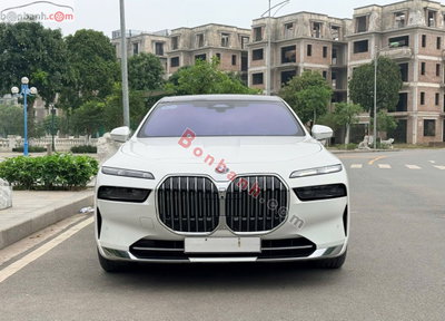 Xe BMW 7 Series 740i Pure Excellence 2023