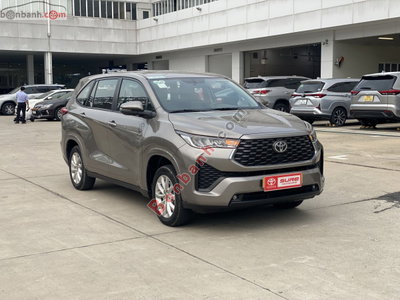 Xe Toyota Innova Cross 2.0 CVT 2024