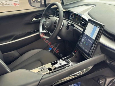 Xe Hyundai Custin Cao Cấp 2.0T 2023