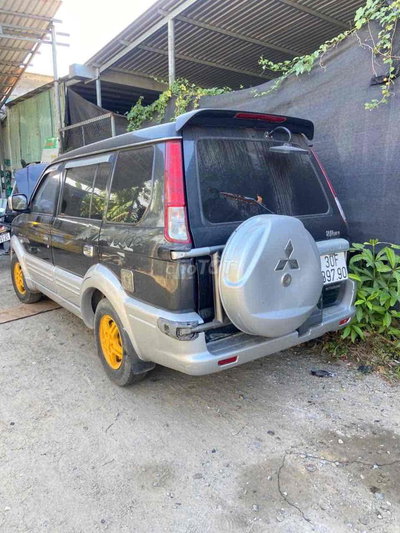 Mitsubishi 7 chỗ màu Đen
