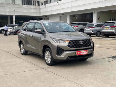 Toyota Innova Cross 2024 2.0V 27.000 km