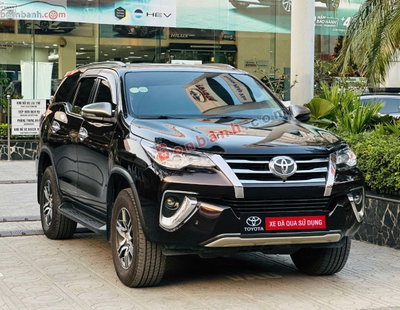 Xe Toyota Fortuner 2.7V 4x2 AT 2017