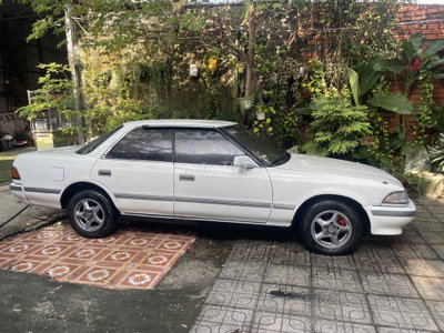 Toyota MARK II Trắng Tự động