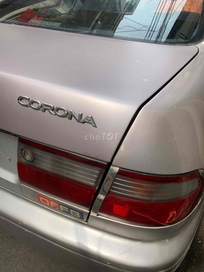 Toyota Corona màu Bạc ánh hồng