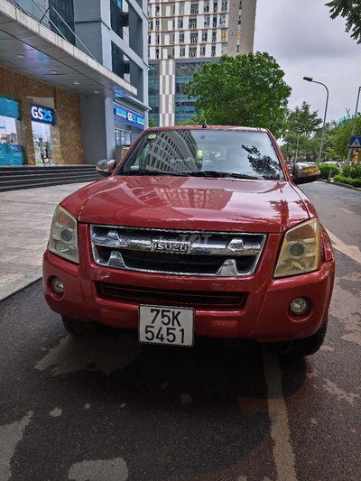 Isuzu DMax Số tự động màu Đỏ
