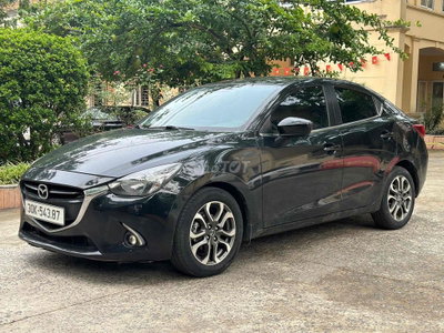 Mazda 2 màu Đen gia đình 1 chủ từ mới
