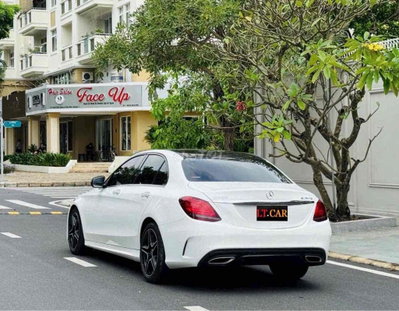 Mercedes-Benz C300 AMG 2020 Trắng