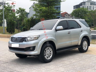 Xe Toyota Fortuner 2.7V 4x4 AT 2014