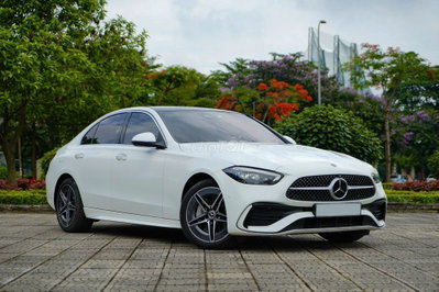 Mercedes-Benz C300 AMG Trắng Mới