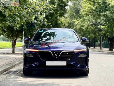 Xe VinFast Lux A 2.0 Base 2.0 AT 2020