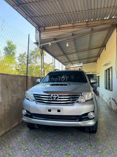 Toyota Fortuner 2015 Bạc