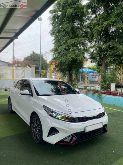 Xe Kia K3 Premium 2.0 AT 2024