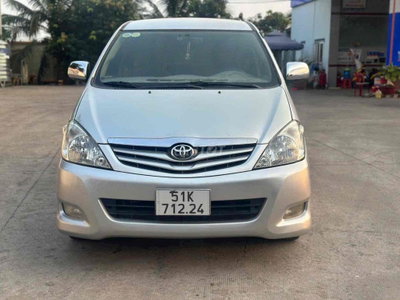 Toyota Innova J 2009 Bạc