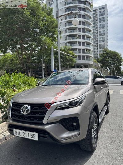 Xe Toyota Fortuner 2.4L 4x2 MT 2022