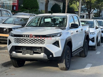 Xe Toyota Hilux Pro 2.8L 4x2 AT 2026