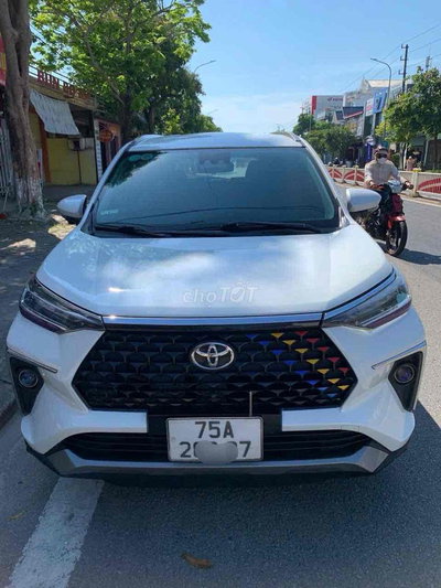 Toyota Veloz Cross Trắng 7 chỗ ban cao TOP