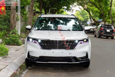 Xe Kia Carnival Premium 2.2D 8S 2024