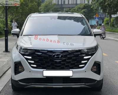 Xe Hyundai Custin 2.0 2023