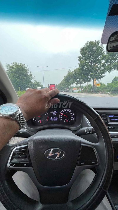 Hyundai Accent 2022 Trắng Số sàn