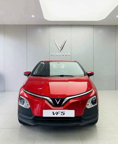Xe VF 5 đỏ vin 25 xe sẵn giao ngay
