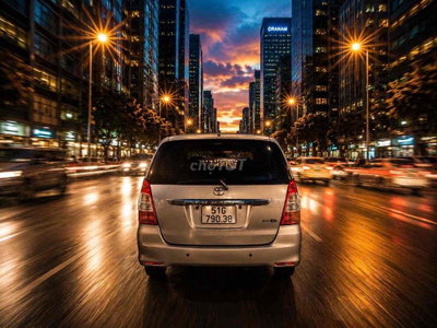 Toyota Innova E 7 chỗ màu bạc
