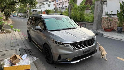 Kia Carnival 2022 Xám 100000 km
