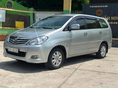 Toyota Innova G 2010 Bạc
