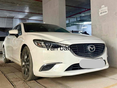 Mazda 6 2017 2.0 Premium Trắng 10 vạn km