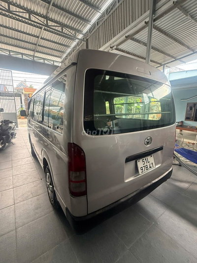 Toyota Hiace 2005 Van