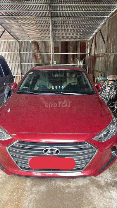 Bán xe gia đình chính chủ Hyundai Elantra 2018