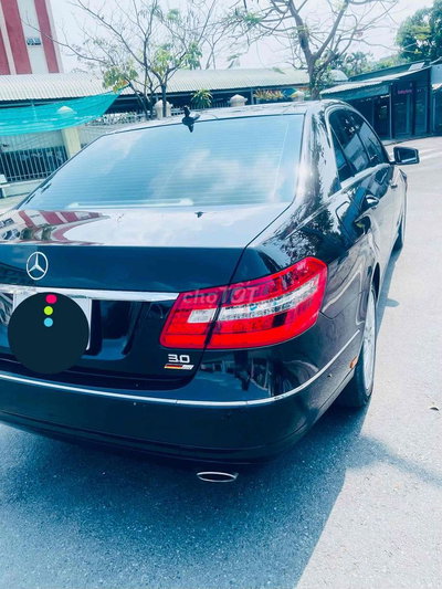 Mercedes-Benz E 300 2011 Nâu cực đẹp