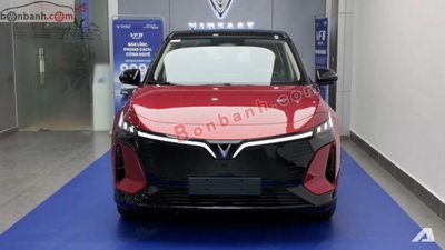 Xe VinFast VF8 Eco 2026