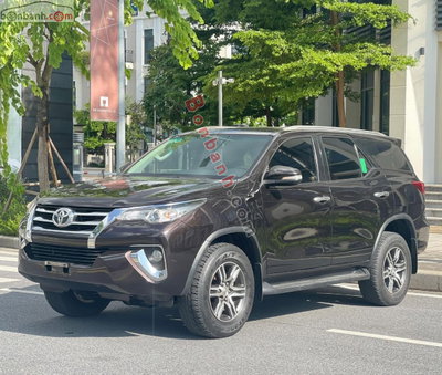 Xe Toyota Fortuner 2.7V 4x2 AT 2017