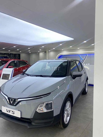 VinFast VF5 Plus SUV điện Xám