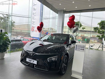 Xe VinFast VF7 Plus 2026