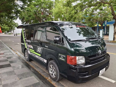 Toyota Hiace Xăng 6 chỗ 860kg Xanh đen
