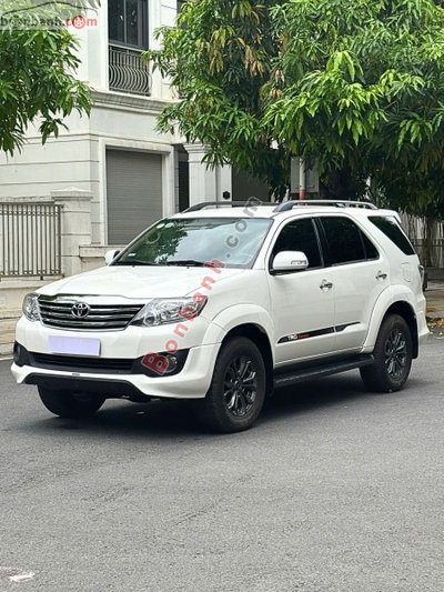 Xe Toyota Fortuner TRD Sportivo 4x2 AT 2014