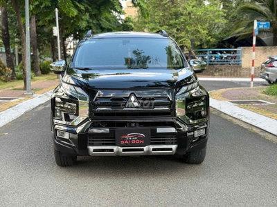 Mitsubishi Xpander Cross Đen 7 chỗ