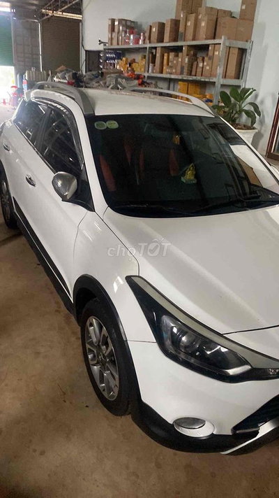 Hyundai i20 2015 7 vạn Trắng
