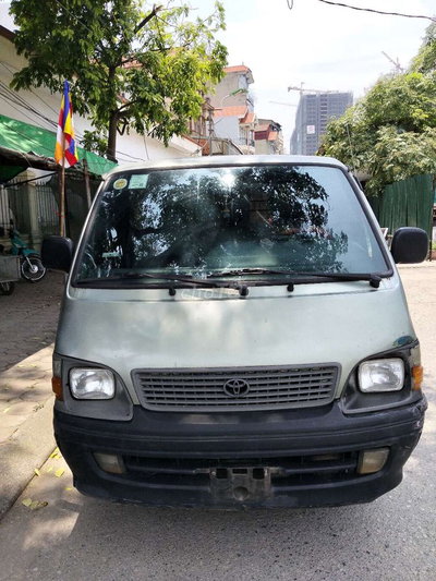 Toyota Hiace 2004 6 chỗ Xám