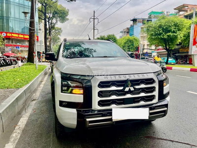 Mitsubishi Triton GLS Full 2025 806 km