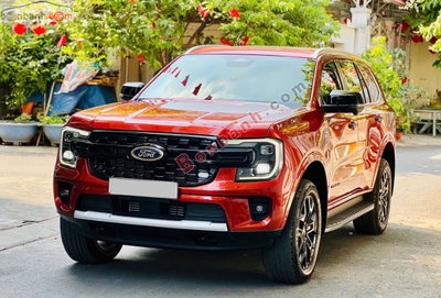 Xe Ford Everest Titanium Plus 2.0L 4x4 AT 2023